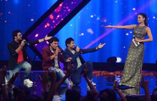 The talented Sachin and Jigar along with Mohan sing for Gauhar Khan on India
