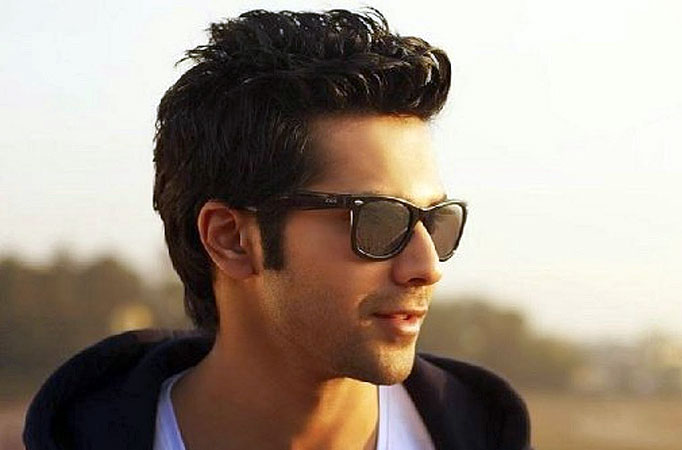 I was very comfortable kissing 'sexy' Divya Dutta - Varun Dhawan