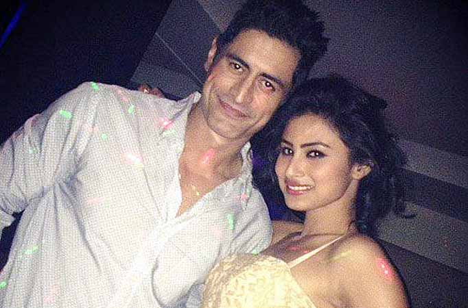 Wedding bells for Mohit Raina and Mouni Roy?