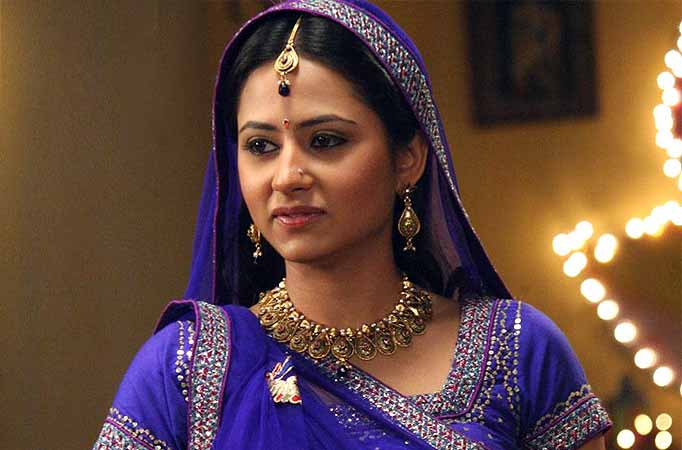 Ganga rushed to the hospital; will she and her child survive in Colors