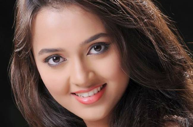 Tejaswi prakash wayangankar sweet cute in Saree wallpaper | hot