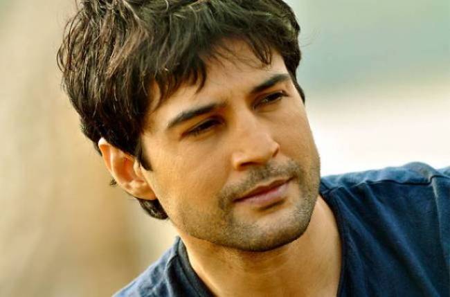 OMG: Rajeev Khandelwal apologises to a college student