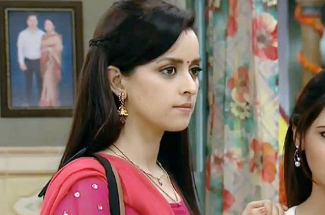 New Challenge Ahead For Riya In Mere Angne Mein
