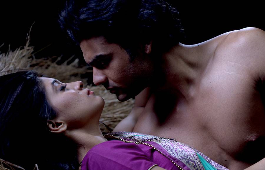 Hot romance scenes in hindi serials 2016