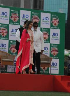 Nita Ambani and  Amitabh Bachchan