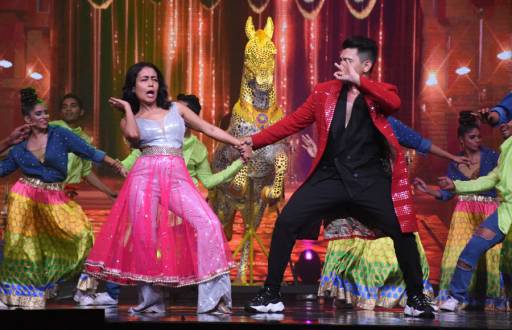 Check out the sizzling pictures of Aditya Narayan and Neha Kakkar's performance