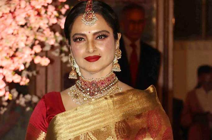 Woah! Rekha to perform live after 20 years!