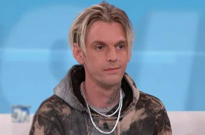 Aaron Carter discharged from hospital, looks fragile