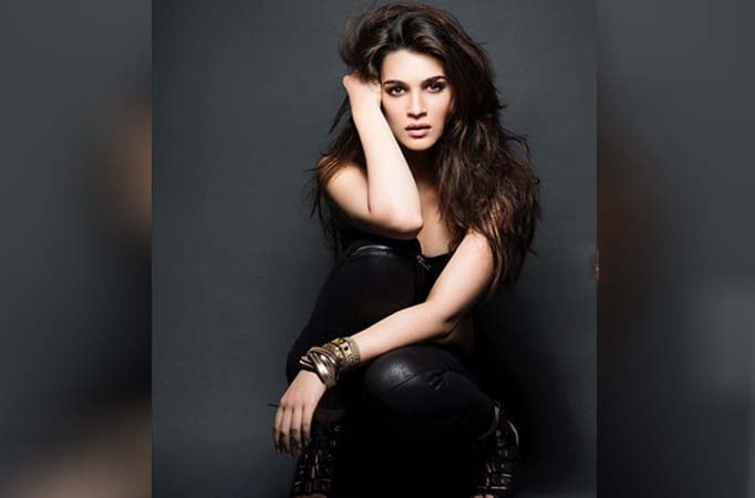 Kriti Sanon was seen recreating this moment from her childhood