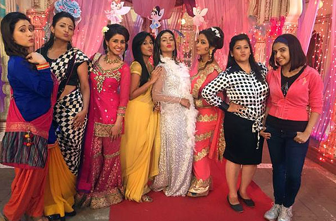 Yeh Rishta... ladies turn into Bollywood divas