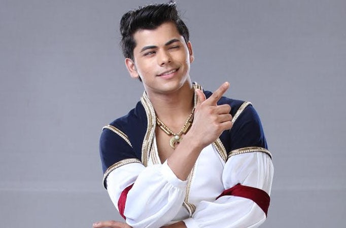 siddharth-nigam-keeps-the-entertainment-quotient-high-on-the-sets-of