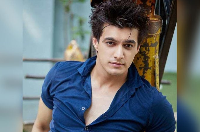 what-mohsin-khan-did-on-the-greece-schedule-of-yrkkh-is-unbelievable