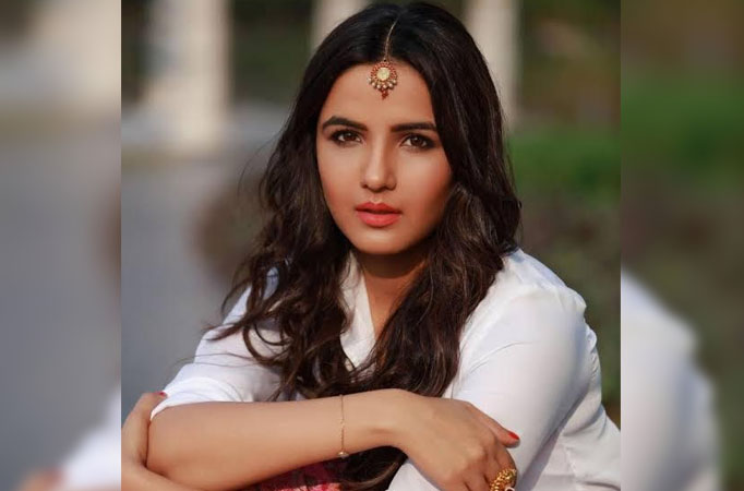 When Jasmin Bhasin Was Called THIS B-town Beauty's Lookalike