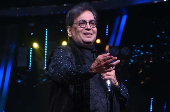 The showman Subhash Ghai welcomed on the stage of India Idol 12