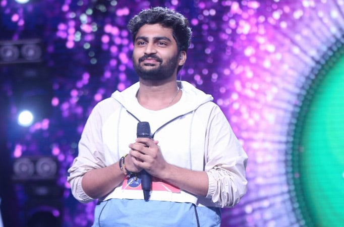 Sa Re Ga Ma Pa Contestant Vraj Kshatriya Leaves Himesh Reshammiya Impressed After Performing To Tere Naam And Photocopy