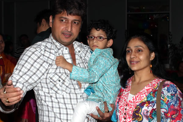 Aatish Kapadia with family