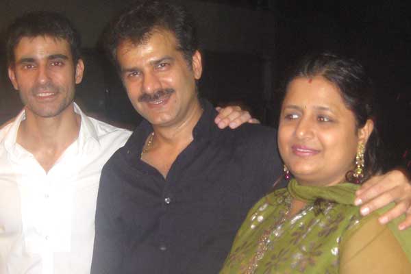 Gautam Rode with J D Majethia and his wife