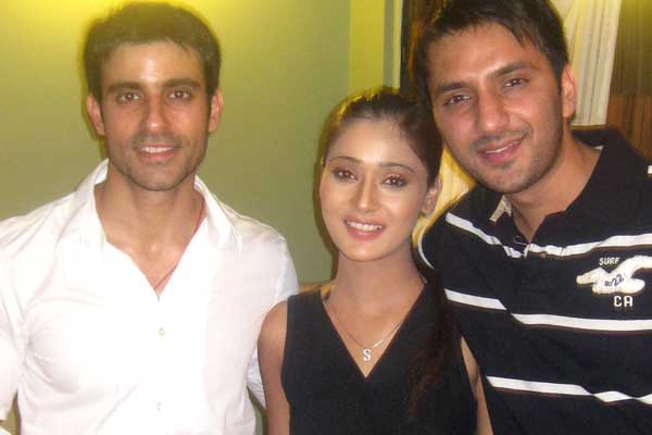 Gautam with Ali Merchant and Sara Khan