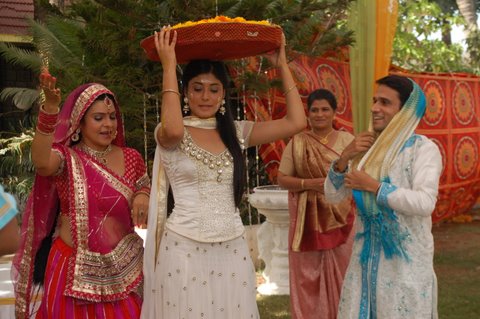 Folk singer Malini Awasthi and Kritika Kamra