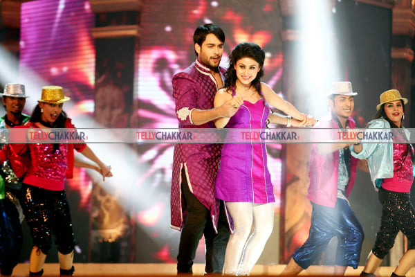 Vivian Dsena, Mouni Roy