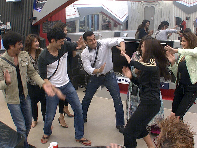 Salman made the housemates dance to Fevicol Se