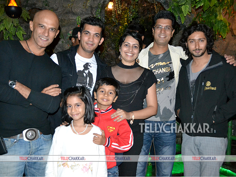 Rajesh Khera, Arjun bijlani, Seema Sharma,  Sudhir Sharma with kids and Kunal Ka