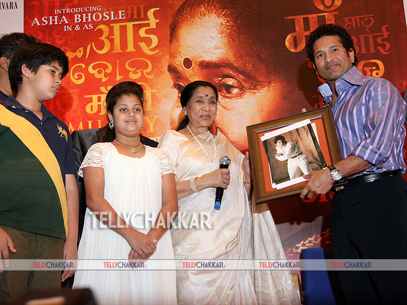 Asha Bhosle And Sachin Tendulkar