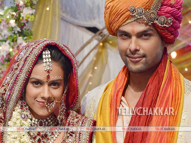 Virat and Maanvi in Ek Hazaaron
