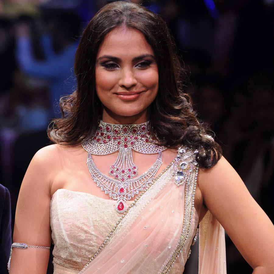  Lara Dutta married Indian tennis star Mahesh Bhupati after the latter divorced model Shvetha Jaishankar. 