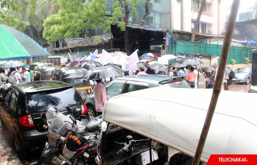 Members of Akhil Bharatiya Kshatriya Mahasabha protest outside Balaji office