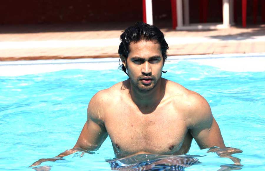 A wet slideshow-TV actors in swimming pool