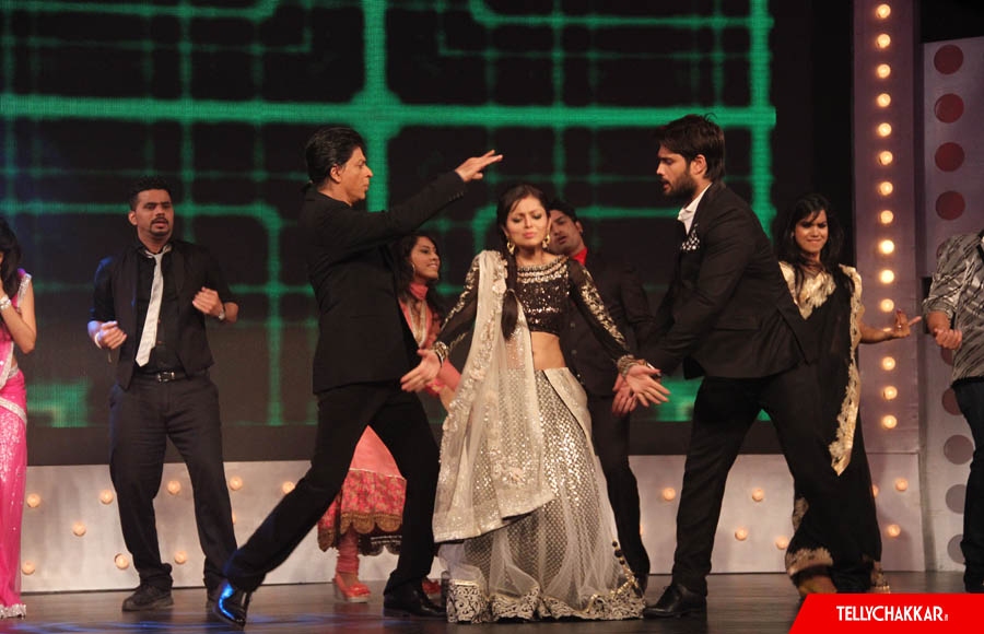 Shah Rukh Khan ,Vivian Dsena and Drashti Dhami