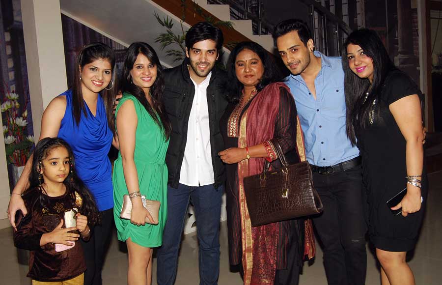 Angad Hasija's daughter Angel, Kinshuk's sister, Kinshuk with wife Divya, Veebha Chibber, Angad Hasija with wife Pari