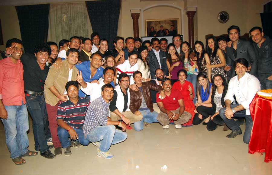 Cast and crew of Aur Pyaar Ho Gaya