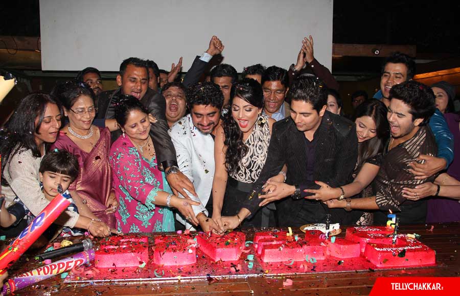 Hina Khan throws a bash as Yeh Rishta completes 5 years