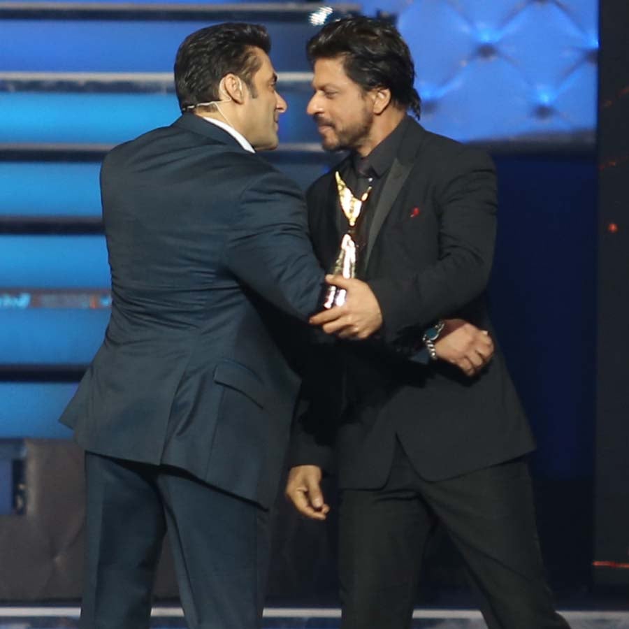 Shah Rukh and Salman hug again