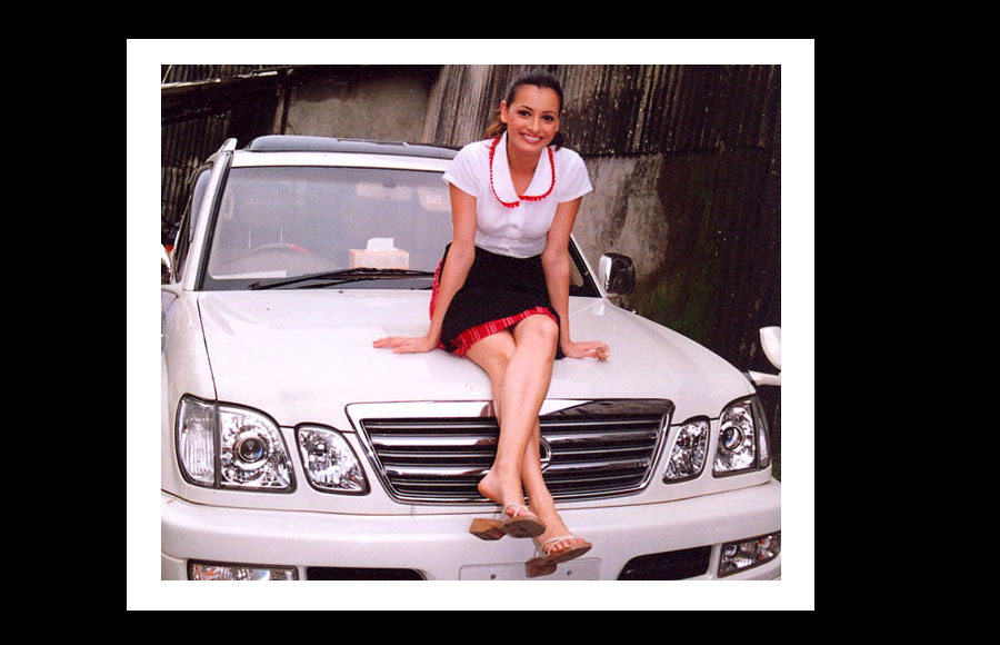 Dia Mirza  with her SUV from Lexus 