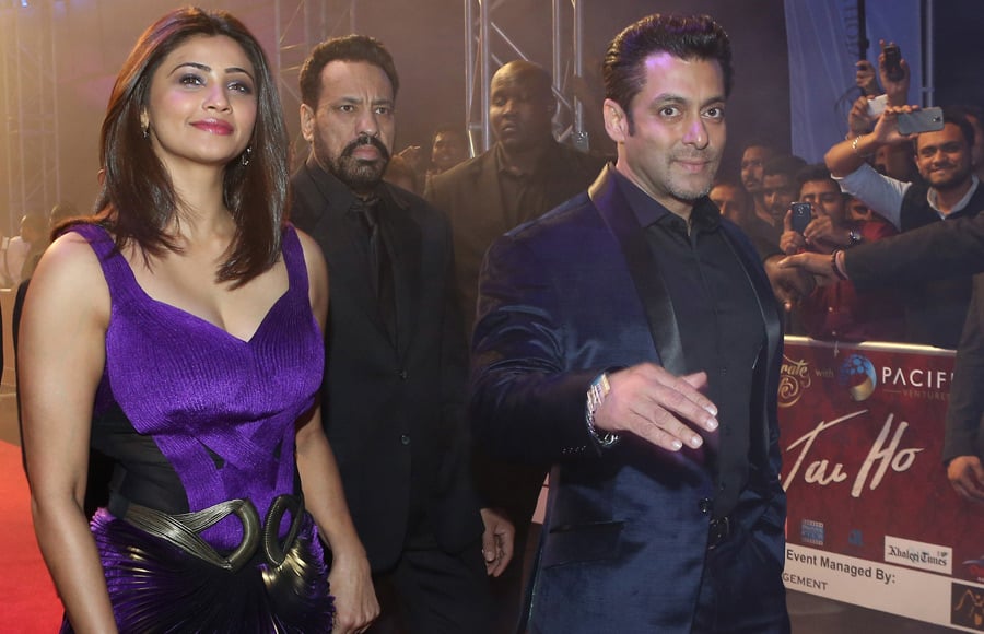 Salman Khan and Daisy Shah at Dubai for Jai Ho Premiere