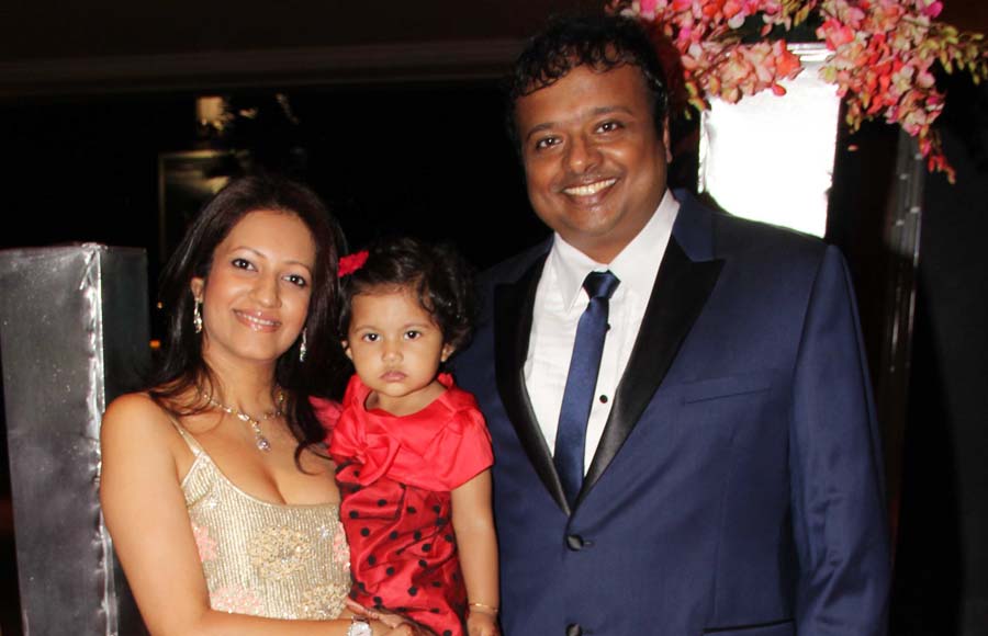  Hrishikesh with wife & daughter