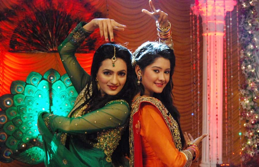 Song and dance sequence in Aur Pyaar Ho Gaya (Zee TV)