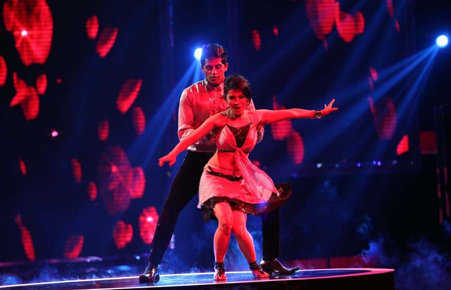 Anusuya and Karanvir Bohra's dance