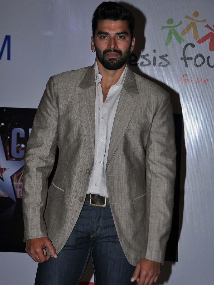 Nikitin Dheer