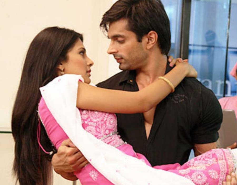  Karan Singh Grover and Jennifer