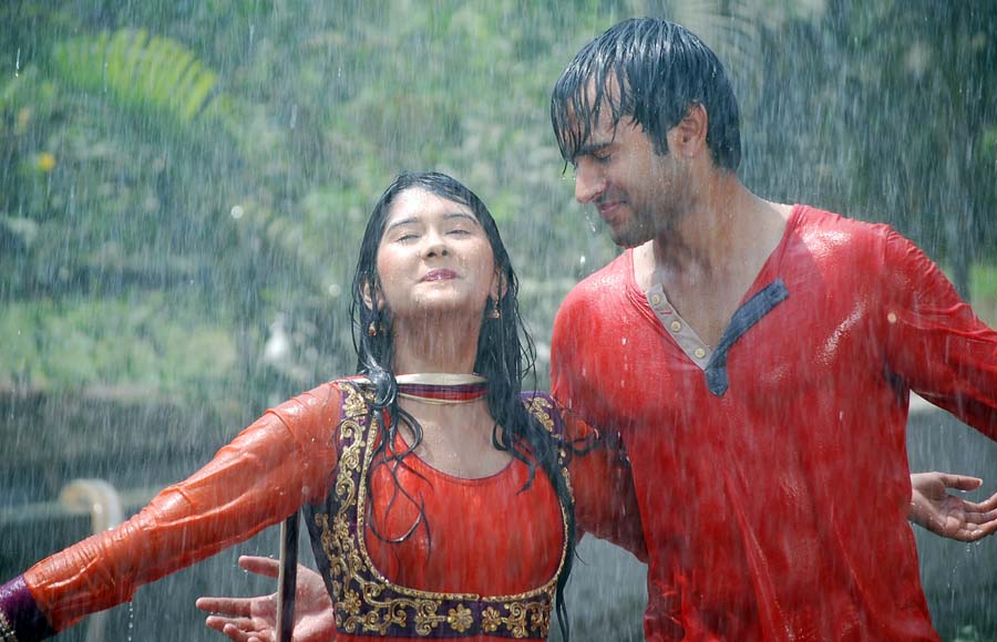 Mishkat Varma and Kanchi Singh