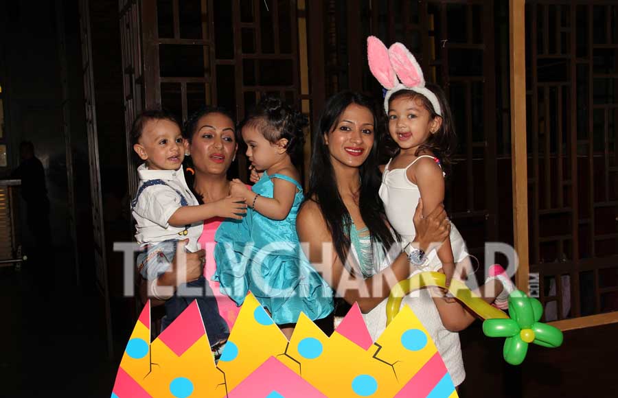 Ashita Dhawan and Barkha Bisht Sengupta with her kids