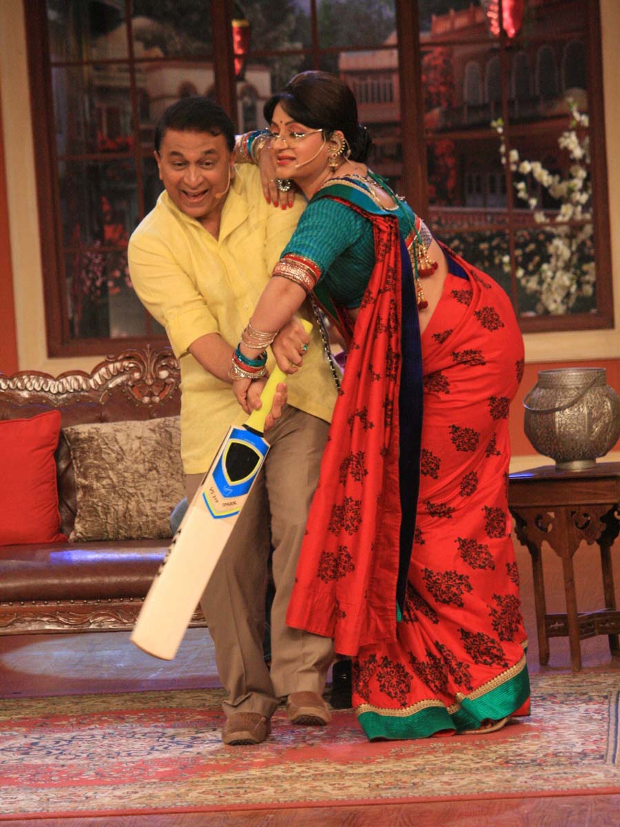 Virender Sehwag and Sunil Gavaskar on the sets of Comedy Nights with Kapil