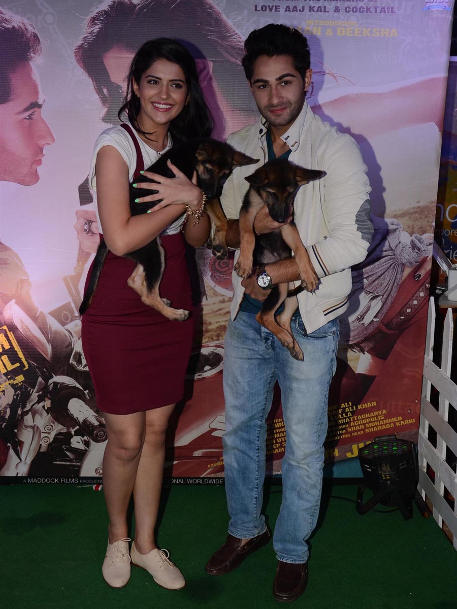 Armaan-Deeksha promote Lekar Hum Deewana Dil