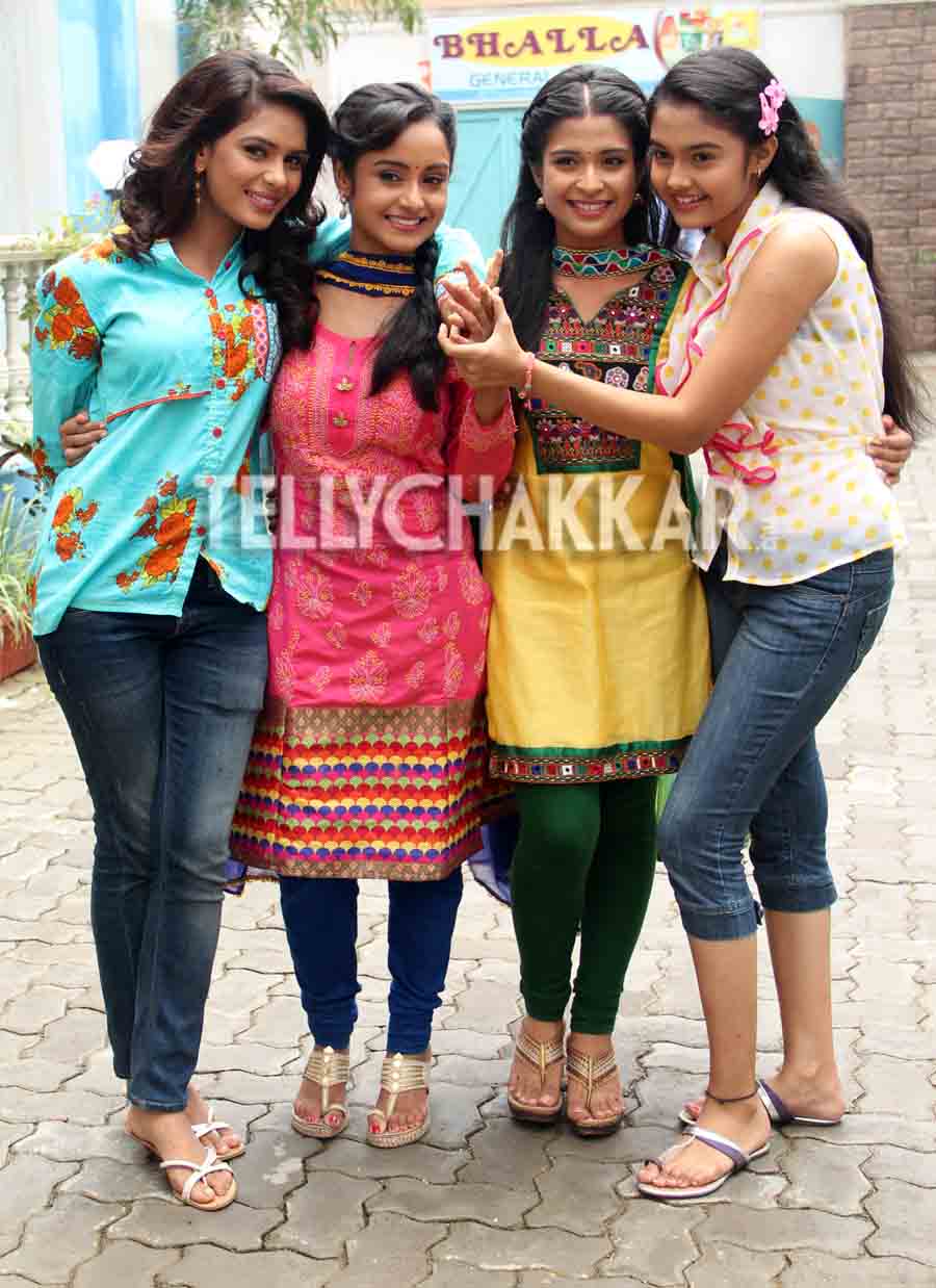  Ishita Ganguly, Sonal Vengurlekar, Neha Pednekar, Pragati Chourasiya