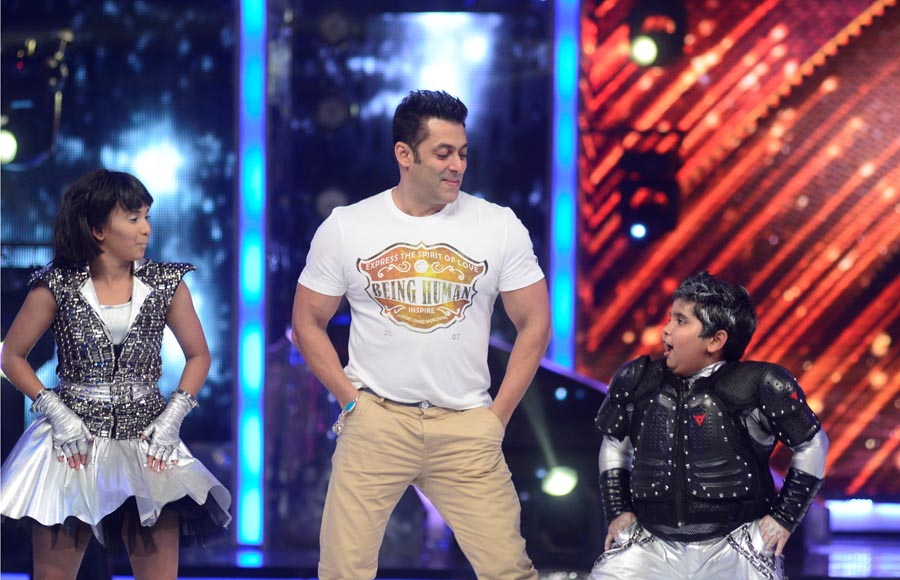 Salman Khan with contestant Akshat Singh