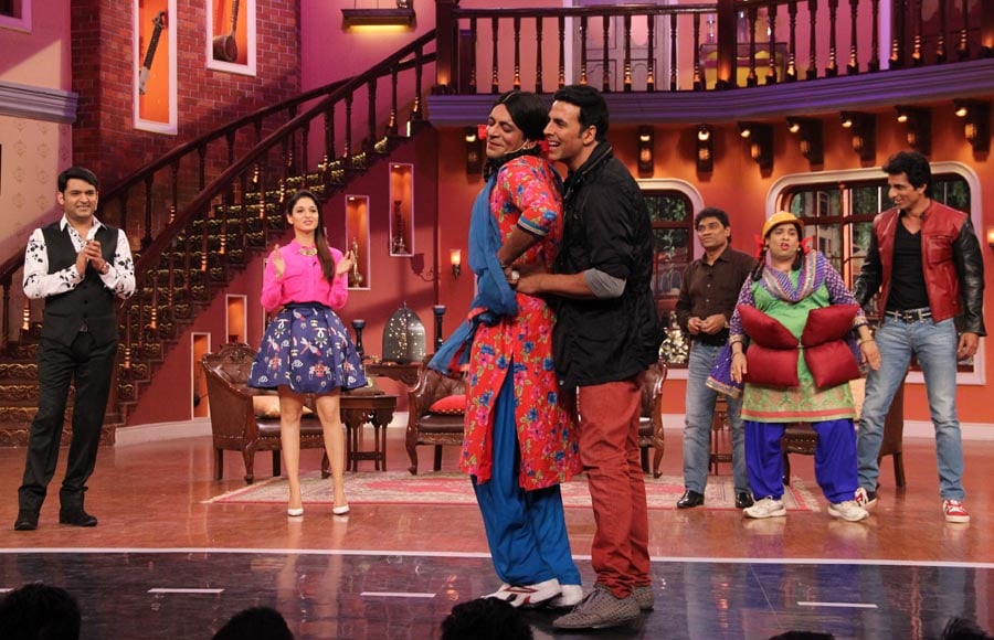 'Entertainment' cast on Comedy Nights With Kapil